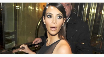 Kim Kardashian meztelenül pózolt