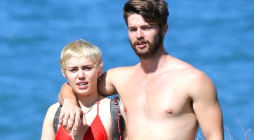 Kirakta Miley Cyrus szűrét a kis Schwarzenegger?