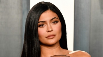 Kylie Jenner egy pocakos fotóval búcsúzott el 2021-től!