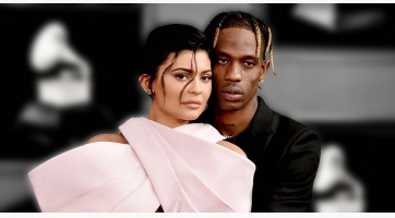 Kylie Jenner és pasija szuperhősnek öltözött