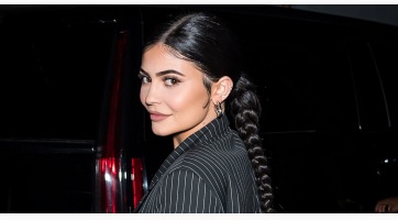 Kylie Jenner nosztalgia képeket posztolt