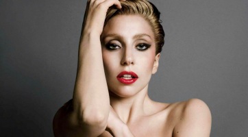 Lady Gaga bimbót villantott
