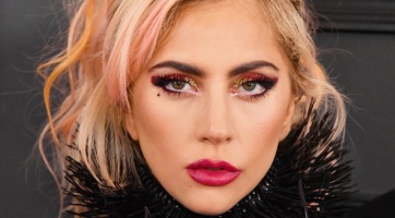 Lady Gaga a Twitteren vallott a terhességéről