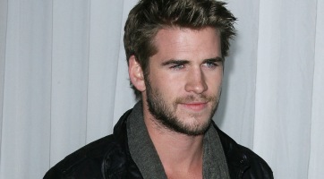 Liam Hemsworth még sellőként is szexi