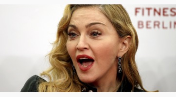 Madonna a Versace új arca