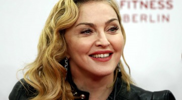 Madonna is jótékonykodásba kezdett