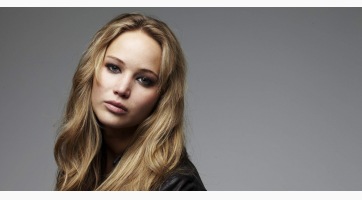 Majdnem lezuhant Jennifer Lawrence repülőgépe
