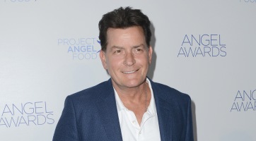Már egy éve teljesen józan életet él Charlie Sheen