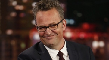 Matthew Perry vőlegény lett