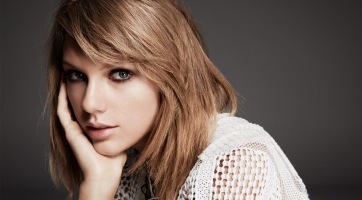 Megcsináltatta a melleit Taylor Swift?