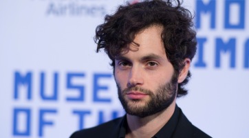 Megházasodott Penn Badgley, A pletykafészek sztárja