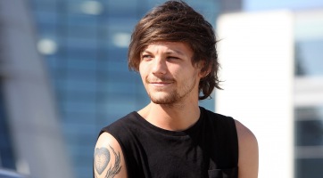 Megmutatta cuki babáját Louis Tomlinson