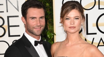Megmutatta kislányát Adam Levine és Behati Prinsloo