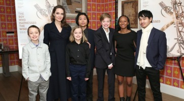 Megmutatta már tinédzser gyermekeit Angelina Jolie