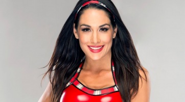 Megszületett Brie Bella első gyermeke