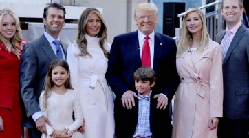 Megszületett Donald Trump kilencedik unokája