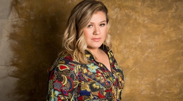 Megszületett Kelly Clarkson második gyermeke