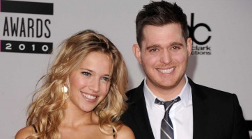 Megszületett Michael Bublé kislánya