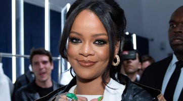 Megszűnik Rihanna ruhamárkája