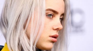 Megvan, hogy ki lopta el Billie Eilish gyűrűjét!