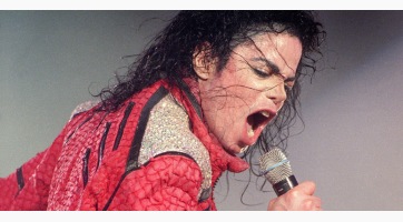 Michael Jackson évekig zaklatta Russel Crowe-t