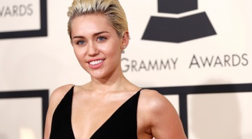 Miley Cyrus végre befejezte a bömbölést