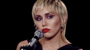 Miley Cyrust egy MMA harcos hívta randira