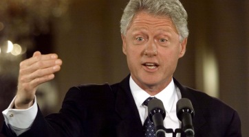 Minősíthetetlenül viselkedett Bill Clinton