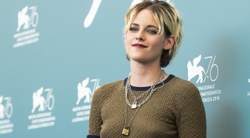 Most éppen pink hajjal hódít Kristen Stewart