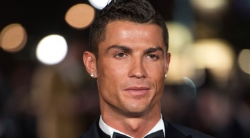 Nagyon cuki babafotót mutatott Cristiano Ronaldo