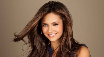 Nina Dobrev a Vámpírnaplók másik sorozatában szerepel