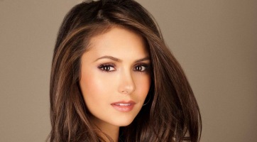 Ő Nina Dobrev új pasija