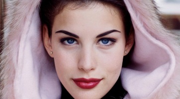 Óriási terhes pocakot villantott Liv Tyler