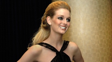 Összeházasodott Lydia Hearst és Chris Hardwick