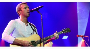 Paparazzit gázolt a Coldplay frontembere
