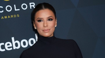 Picike denevérnek öltöztették Eva Longoria kisfiát