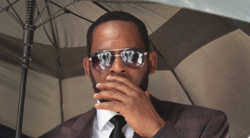 R Kelly nővérei nem hisznek az áldozatoknak