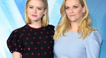 Reese Witherspoon lánya saját apja hasonmásával randevúzik