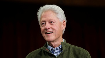 Regényt ír Bill Clinton