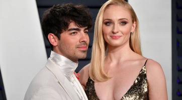 Régi karácsonyi fotókkal várja az ünnepeket Joe Jonas