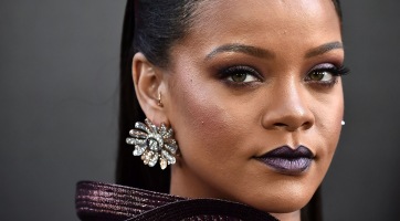 Rihanna jelenleg a leggazdagabb énekesnő
