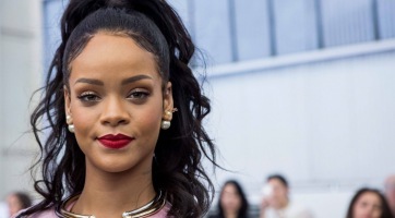 Rihanna még tovább csúsztatja világ körüli turnéját?