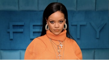 Rihanna megmutatta, hogy mekkora Lakers rajongó