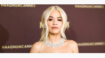 Rita Ora Photoshop-bakit ejtett