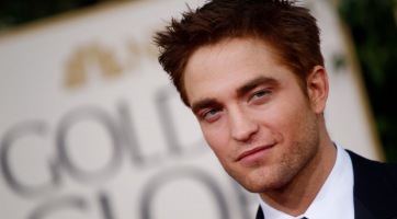 Robert Pattinson női parókával akar divatot teremteni