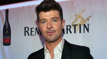 Robin Thicke köszönetet mondott feleségének