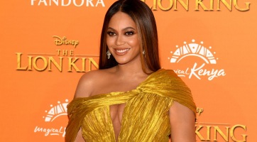 Rögtön három címlapfotót is mutatott Beyoncé