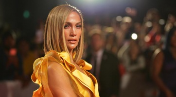 Saját magát hordja Jennifer Lopez