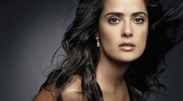 Salma Hayek megeszi a férgeket, de a hagymát nem