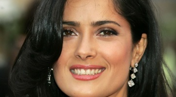 Salma Hayeknek kész állatkertje van otthon